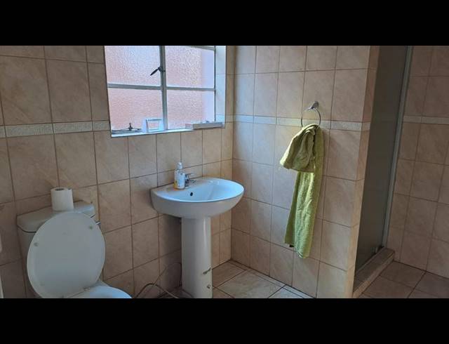 5 BEDROOM HOUSE FOR SALE IN VANDERBIJLPARK SW 1